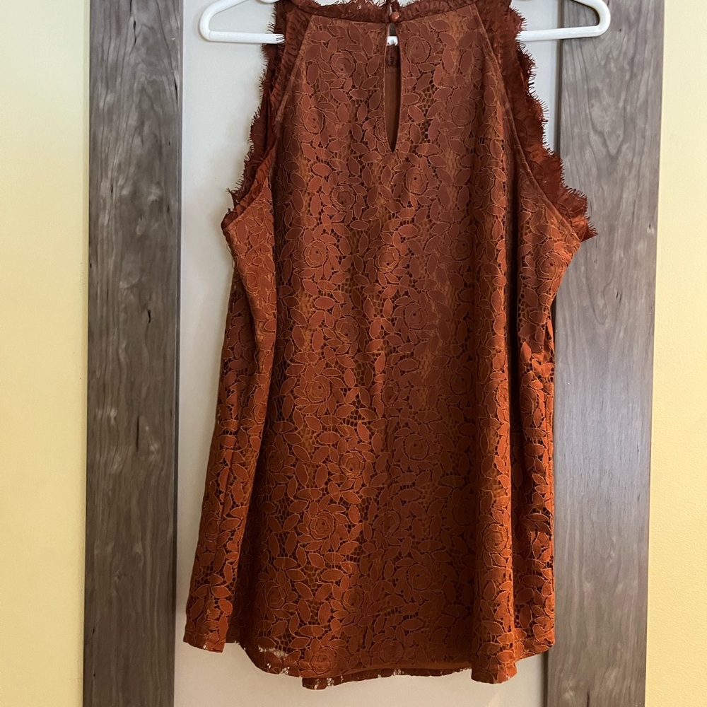 Ladies top. Berry You brand.pretty rust orange color.